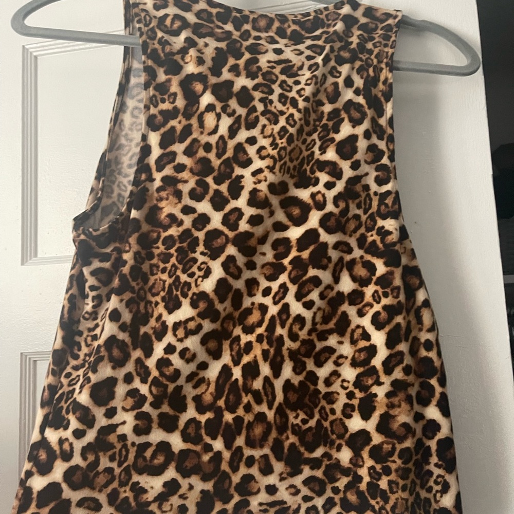 Crop top - Picture 2 of 3